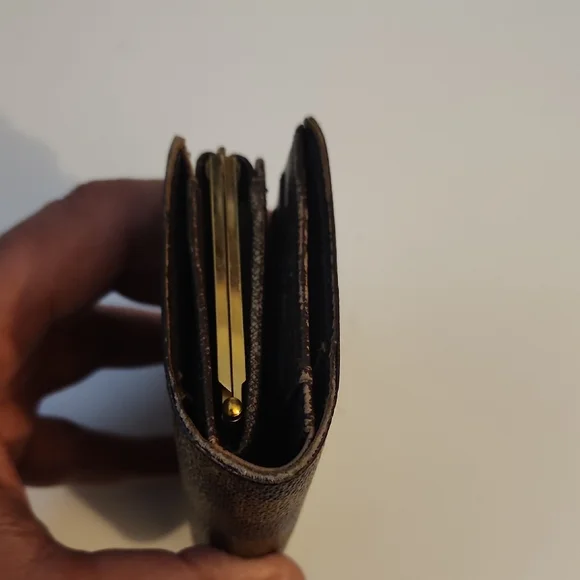 Louis Vuitton Damier Ebene French Kisslock Wallet. Unisex - Picture 14 of 16